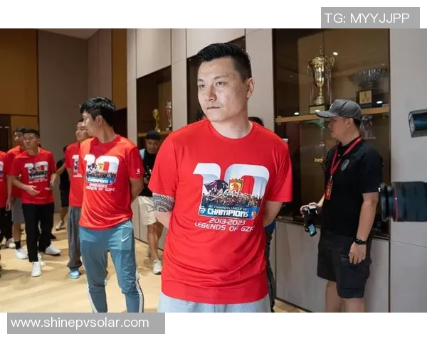 广州足球队技术变革引发热议探索新战术与球员培养模式的创新之路